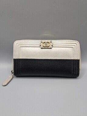 🖤CHANEL Authentic Boy Small Two-Tone Zip Wallet in Gold and Black🖤